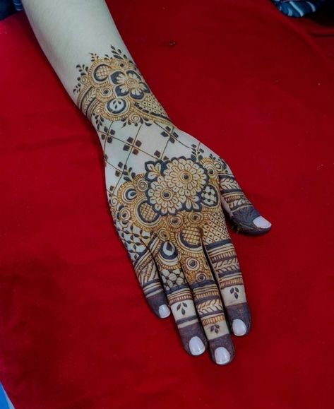 Back Hand Henna Design, Back Hand Henna, Finger Henna Designs, Mehndi Designs For Kids, Very Simple Mehndi Designs, Rose Mehndi Designs, Latest Henna Designs, Simple Mehndi Designs Fingers, Full Mehndi Designs