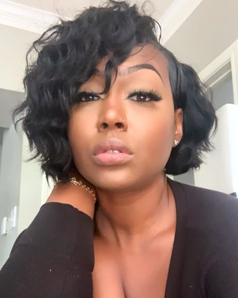 Wavy Bob Wig Black Women, Short Curly Quick Weave Hairstyles, Curly Bob Hairstyles For Black Women, Bob Sew In, Bob Human Hair Wigs, Short Lace Front Wigs, Curly Weave, Funky Hair, Short Bobs