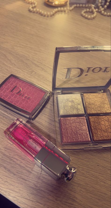 makeup dior lip oil highlighter dior blush bronzer clean girl aesthetic pink makeup pretty makeup Christian Dior Lip Oil, Pink Dior Blush, Dior Products Aesthetic, Dior Jadore Aesthetic, Makeup Brands Aesthetic, Dior Blush Aesthetic, Makeup Products Dior, Dior Lip Oil Aesthetic, Dior Makeup Products