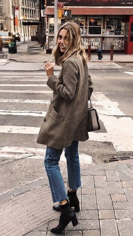 Winter Parisian Style, Parisian Style Outfit, Parisian Wardrobe, Parisian Look, Style Basics, Fall Winter Wardrobe, Paris Outfits, Mode Casual, Stil Inspiration