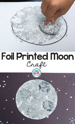 I have a space-obsessed kid in my house, so we love to do space crafts around here, and my son was very excited to do this moon craft! We made it extra fun and experimented with a different way to paint by making it foil-printed. This craft is great for preschool, kindergarten, first grade, or even older kids. It would also be a great art extension during a space theme in the classroom. Moon Craft, Space Theme Preschool, Space Preschool, Space Crafts For Kids, Sistem Solar, Outer Space Theme, Moon Crafts, Space Activities, Daycare Crafts