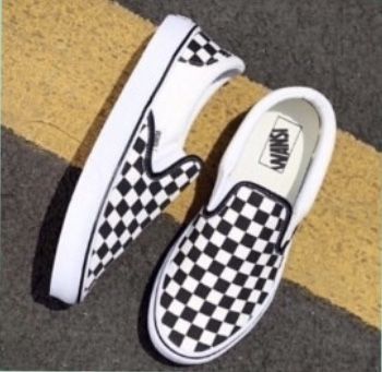 Vans Slip On Outfit, Vans Wallpaper, Outfits With Vans, Vans Shoes Fashion, Checkered Shoes, Cute Vans, Shoes For School, Checkered Vans, Shoes Vans