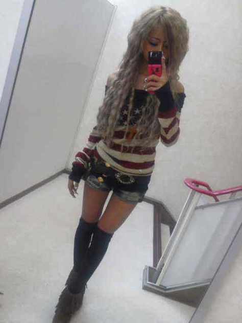 Cruel side of life: Ora/Ane gyaru inspiration post Ane Gyaru, Ora Gyaru, Harajuku Barbie, Nice Holiday, Eat Pretty, Gyaru Fashion, College Shirts, 2000s Fashion Outfits, J Fashion