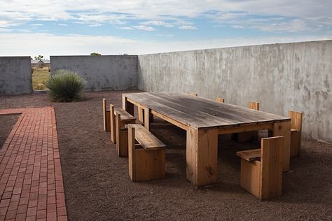 Rustic Outdoor Furniture, Outdoor Dining Tables, Donald Judd, Lawn Furniture, Teak Outdoor Furniture, Teak Outdoor, Living Table, Diy Outdoor Furniture, Wooden Table