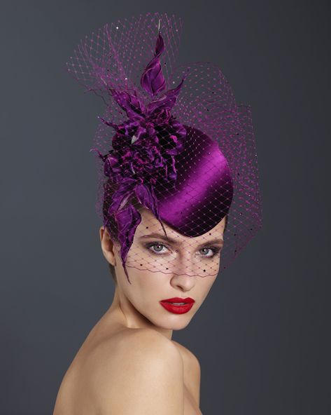 Philip Treacy London fall-winter 2020,fashion,hat Drag Jewelry, Colorful Hats, Fascinator Hats Outfit, Evening Hat, Philip Treacy Hats, Purple Fascinator, Fascinator Hats Diy, Philip Treacy, Pretty Hats