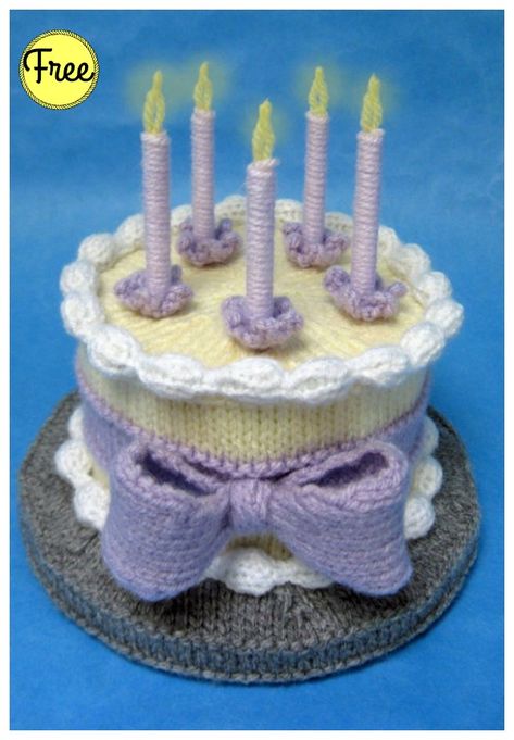 Amigurumi Birthday Cake Free Knitting Pattern Amigurumi Birthday, Alan Dart, Crochet Cake, Food Patterns, Crochet Food, Knitted Animals, How To Start Knitting, Cake Designs Birthday, Play Food