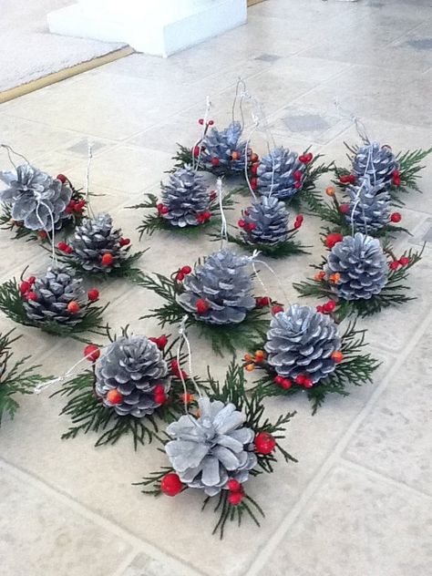 Pine Corn Crafts, Corn Crafts, Pinecone Art, Ideas Navideñas, Pine Cone Crafts, 2024 Vision, Pine Cone, Christmas Deco, Fall Crafts