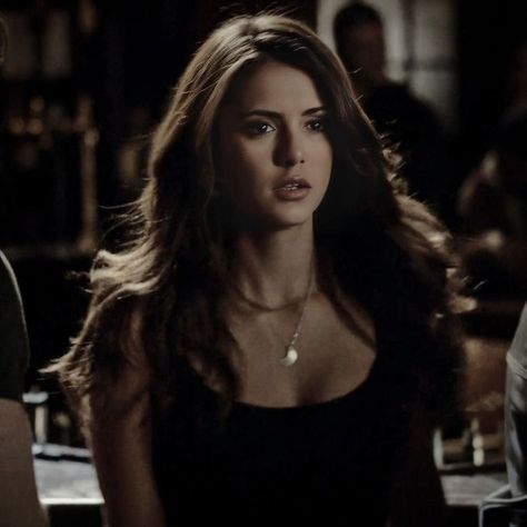 Elena Gilbert Pictures, Elena Gilbert Hairstyles, Tvdu Pfp, Vampire Elena Gilbert, Elena Gilbert Pfp, Nina Dobrev Movies, Katherine + Core + Aesthetic, Elena Gilbert Vampire, Elena Gilbert Style