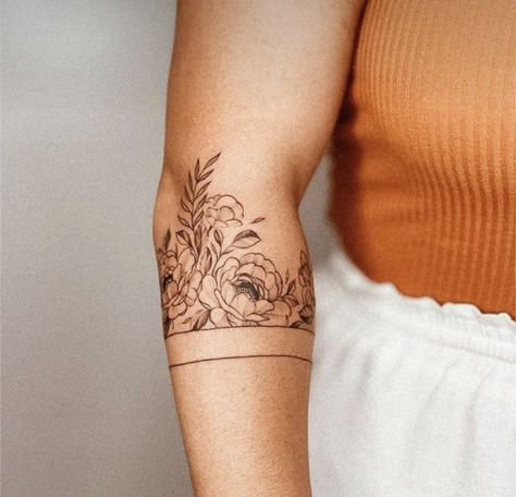 Cuff Tattoo, Tato Jari, Fine Line Tattoo, Floral Tattoo Sleeve, Hand Tattoos For Women, Arm Band Tattoo, Line Tattoo, Arm Tattoos For Women, Band Tattoo