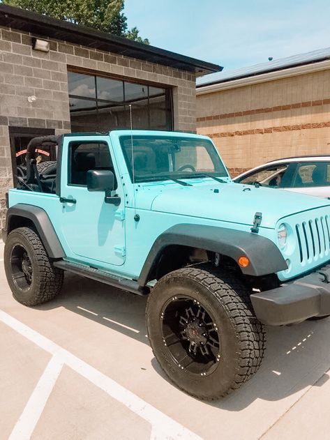 Black And Teal Jeep Wrangler, Light Blue Jeep Aesthetic, Light Blue Jeep Wrangler, Blue Jeep Wrangler Aesthetic, Teal Jeep Wrangler, Tiffany Blue Jeep, Cute Jeeps, Light Blue Jeep, Turquoise Jeep