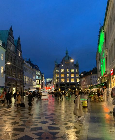 Copenhagen Night Aesthetic, Copenhagen Denmark Aesthetic, Copenhagen Life, Copenhagen Vibes, Copenhagen Trip, Cities Aesthetic, Denmark Aesthetic, Places Aesthetic, City Life Aesthetic