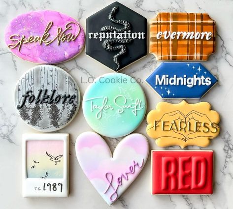 TAYLOR SWIFT- THE ERAS ✨🎤♥️🫶🏼 . . . . . #decoratedcookies #decoratedsugarcookies #royalicingcookies #royalicing #edibleart #cookies… | Instagram Taylor Swift Cookies, Taylor Swift Cake, Taylor Swift Birthday Party Ideas, Taylor Swift Images, Taylor Swif, Taylor Swift Party, Taylor Swift Fan Club, Taylor Swift Birthday, Sugar Cookie Designs