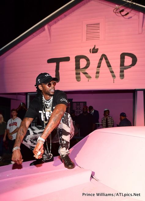 baby pink trap house #pink #traphouse #2chainz #hiphop #atlanta Pink Trap House, K Camp, Hip Hop Playlist, Rapper Wallpaper Iphone, Collage Des Photos, 2 Chainz, Trap House, Prince Williams, Rap Aesthetic