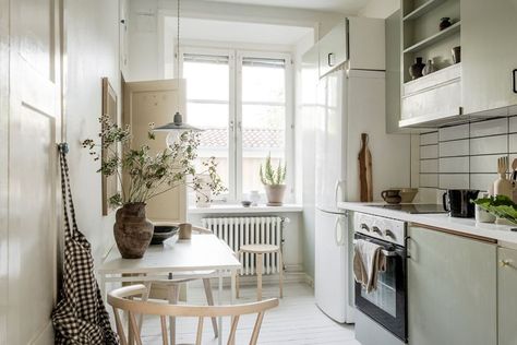 my scandinavian home: 7 Styling Tricks To Learn From a Serene Swedish Apartment Kitchen Small House, Scandinavian Minimalist Interior, Ikea Kitchen Inspiration, Pantry Decor, My Scandinavian Home, Swedish Apartment, Ikea Kitchen Design, Tiny House Interior Design, Small Studio Apartments