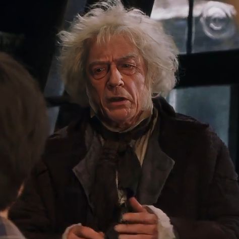 📂› garrick ollivander icon 𓄳 #OLLIVANDER #ICONS #UNFILTERED #JOHNHURT Garrick Ollivander, Harry Potter Movies, Harry Potter, Harry Potter Films