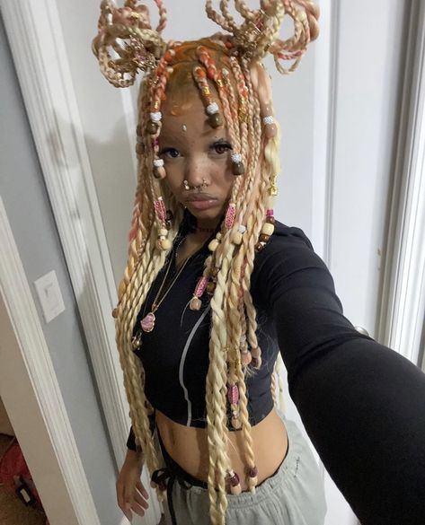 Light Skin Hairstyles Braids, Jaded Braids With Bangs, Kawaii Braids, Ugly Braids, Y2k Haircut, Jade Braids, Oc Hairstyles, Emo Haircut, Hairstyles Reference