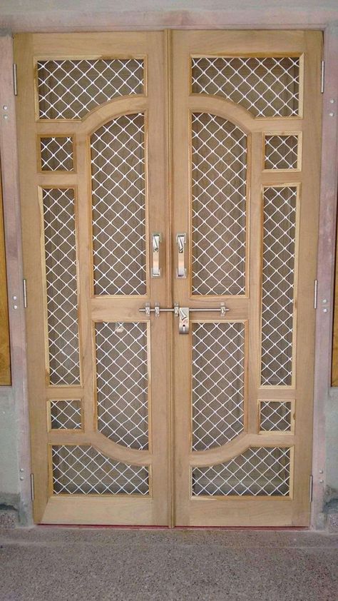 Jali Door Design Modern Jodi, Dabal Door Design Wood Jali, Double Jali Door Design Modern Wooden, Main Chik Door, Mesh Double Door Design Wooden, Jaali Door Design Wooden Double, Main Jali Door Design Modern Wooden, Double Door Jali Design, Mesh Doors Design For Main Door