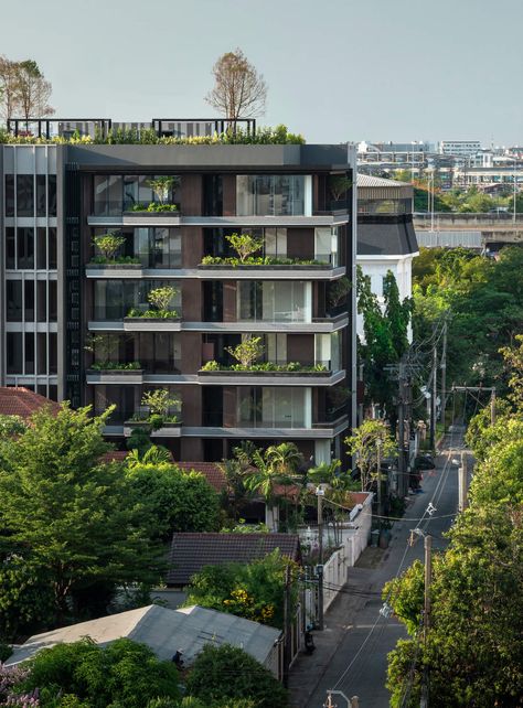 Kalm Penthouse, Penthouse Exterior, Penthouse Building, Condominium Architecture, Apartments Exterior, Facade Architecture Design, Residential Building Design, Condo Design, Skyscraper Architecture