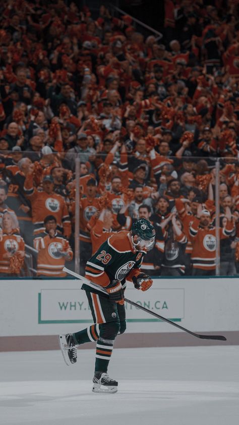 Aesthetic Hockey Wallpaper, Leon Draisaitl Wallpaper, Edmonton Oilers Wallpaper, Oilers Wallpaper, Nhl Aesthetic, Hockey Wallpaper, Hockey Photography, Sports Essentials, Leon Draisaitl