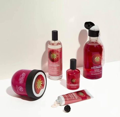 STRAWBERRY RANGE❣️ The range is for anyone who loves a sweet fruity scent, we have lots of things in the collection but which would you use first🍓because our strawberry range is not to be missed! To shop, visit The Body Shop outlet located on Ground Floor. #gigamall #gigagroup #shoppingmall #shopping #strawberry #strawberryrange #thebodyshop #bodycare #WTCPAK Body Shop Products, Body Shop Strawberry, Online Student, Travel Workout, Student Discounts, Travel Beauty, Signature Scent, Shop Products, Smell Good