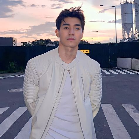 Asian Male Model, Brp Port, Teen Celebrities, Retro Logos, Boys Haircuts, Pretty Selfies, Boyfriend Pictures, Male Model, Mens Hairstyles