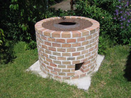 VillaGok tandoor oven Bbq Shed, Cob Oven, Oven Diy, Tandoor Oven, Diy Pizza Oven, Brick Fire Pit, Wood Oven, Outdoor Oven, Brick Oven