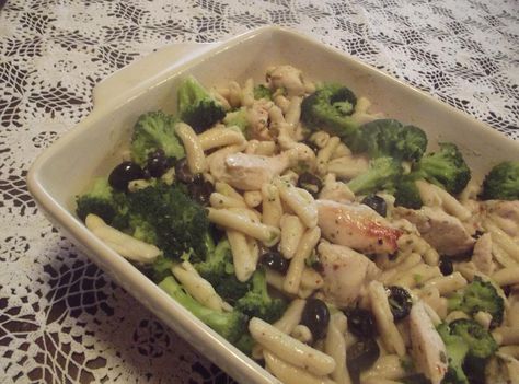 This is a quick dish that is a convienent " meal in a casserole"... which I love!Funny thing is, the picture on the bag of frozen pasta looks like the dish has sauteed pignoli nuts and for years I've made it that way.However,I have since realized that it was sauteed garlic! I now make it with chicken, olives and broccoli without the expensive pignoli nuts but I must say it would add a unique touch ! Broccoli With Chicken, Cavatelli And Broccoli, Cavatelli Recipe, Chicken Olives, Heathly Recipes, Baked Chicken Casserole, New Chicken Recipes, Recipe Photo, Frozen Pasta