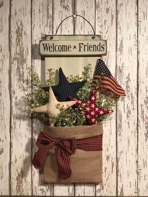 Americana Three Star Wall Board With Burlap Pouch-20" high Americana Crafts Diy, Primitive Americana Decor, Handmade Stars, Patriotic Diy, Americana Crafts, Primitive Americana, 4th July Crafts, Tin Can Crafts, Summer Stuff