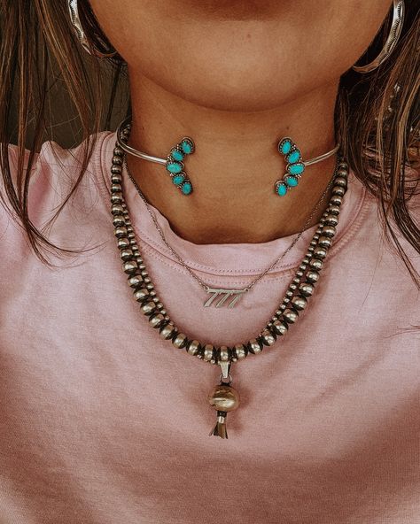 The coolest turquoise choker you’ve ever seen. 💗 PREORDER IS OPEN NOW! I have had a couple of these in stock but I figured I would open a preorder for a short period of time so a few extra girlies could snag one. 👏🏻 These are handmade in Georgia by the sweetest gal so be patient while she creates them! Western Fashion Jewelry, Silversmithing Jewelry, Turquoise Choker, Western Accessories, Silver Turquoise Jewelry, Jewelry Accessories Ideas, Stacked Jewelry, Western Jewelry, Cute Rings