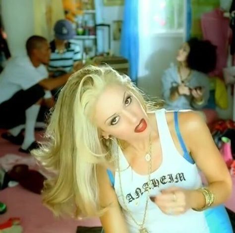 Gwen Stefani 'Luxurious' Gwen Stefani Blonde Hair, 2000s Gwen Stefani, Luxurious Gwen Stefani, Gwen Stefani 2000s, Young Gwen Stefani, Gwen Stefani Hairstyles, Gwen Stefani Luxurious, Gwen Stefani Hair, Y2k Popstar