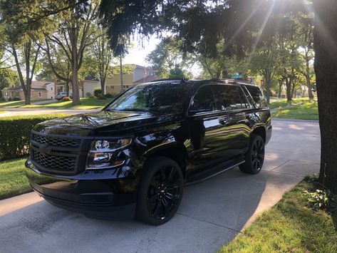 Blacked Out Tahoe, Black Chevy Tahoe, Black Tahoe, Mom Car, Chevrolet Astro, Chevy Tahoe, Pretty Cars, Gmc Trucks, Chevrolet Tahoe