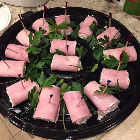 Ham Roll Ups I Ham Roll Ups, Baby Spinach Salads, Beef Pie, Cooked Ham, Colton Underwood, Elegant Appetizers, Prepared Horseradish, How To Cook Ham, Snack Foods