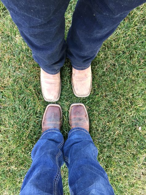 Matching Cowboy Boots Couple, Country Lifestyle, Dream Lifestyle, Country Girl, Watercolor Cards, Matching Couples, Couple Posing, Country Girls, Painting Ideas