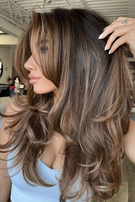 Balayage On Ash Brown Hair, Azra Mian Hair, Low Maintance Baylage, Hairdye Inspo Long Hair, Brown Hair With Partial Balayage, Balayage For Green Eyes, Highlights On Pale Skin, Honeycomb Balayage, Balayage Hair Brown Skin