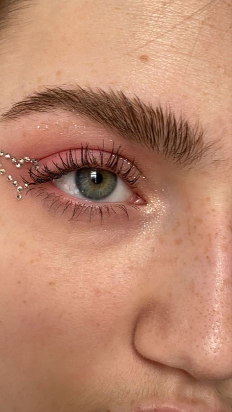 Gem Freckles Makeup, Barbie Makeup Ideas Simple, Easy Gem Makeup, Lovers Era Makeup, Bejeweled Eye Makeup, Hello Kitty Inspired Makeup, Harry Styles Inspired Makeup, Stone Eye Makeup, Eye Jewel Makeup