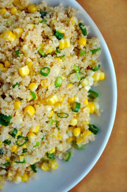 Quinoa with corn and scallions  This is the first time I've had quinoa.  I liked this recipe for the crunch and sweetness of the corn as well as the texture of the grain.  My family wasn't too crazy about it, but they are kinda picky.  I may not make this exact recipe in the future, but I will be on the lookout for more quinoa recipes. :) Veggie Salads, Scallions Recipes, Healthy Veggie, Salads Recipes, Think Food, Quinoa Recipes, Fresh Corn, Idee Pasto Sano, Side Recipes