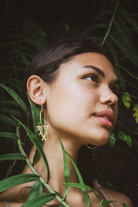 Outdoor Jewellery Photoshoot, Forest Jewelry Photoshoot, Nature Jewelry Photography, Nature Jewelry Photoshoot, Outdoor Jewellery Shoot, Tropical Jewelry Photography, Outdoor Jewelry Photoshoot, Outdoor Jewelry Photography, Jungle Jewellery