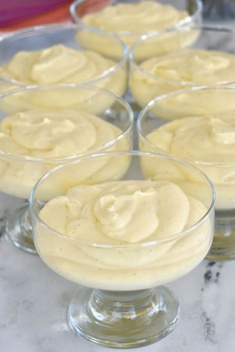 Vanilla Mousse Recipe, Vanilla Bean Mousse, Refrigerator Desserts, Mousse Recipes Easy, Multicultural Recipes, Mousse Filling, Vanilla Mousse, Mousse Cakes, Fruit Chocolate