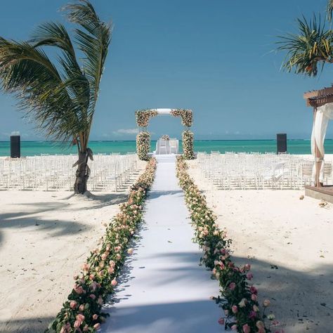 Barbados Wedding Ideas, Sandals Barbados Wedding, Wedding Aisle Beach, Wedding On Water, Beach Wedding Alter, Wedding In Beach, Zanzibar Wedding, Bahama Wedding, Beach Wedding Aisle