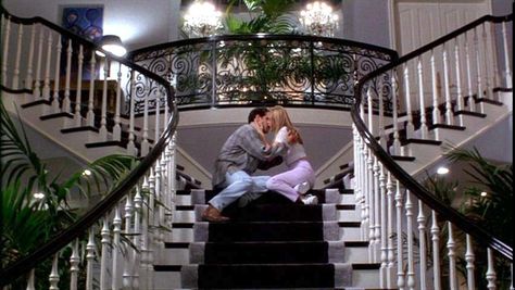 Dream staircase from the movie Clueless Cher And Josh, Clueless Characters, Clueless Aesthetic, Clueless Movie, Clueless Cher, Clueless 1995, Cher Horowitz, Alicia Silverstone, 90s Movies