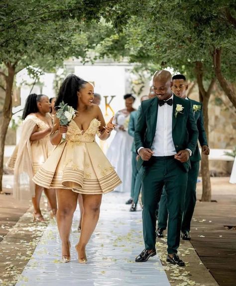 Shweshwe Wedding Dresses, Xhosa Wedding, Black People Weddings, Groomsmen Dress, African Bridesmaids, South African Traditional Dresses, African Bridal Dress, African Bridesmaid Dresses, Love Celebration