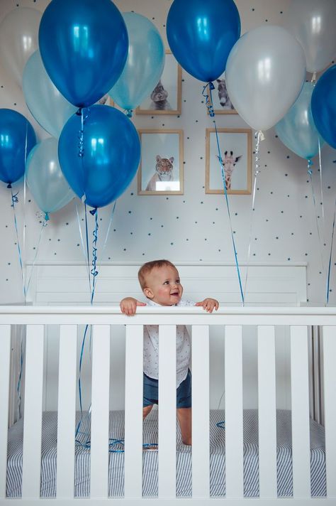 Balloons In Crib For Birthday, Birthday Crib Pictures, Birthday Crib Balloons Mornings, Crib Balloons Birthday, Balloons In Crib First Birthdays, 1st Birthday Crib Pictures, First Birthday Crib Picture, First Birthday Pictures At Home, First Birthday Morning Ideas Wake Up