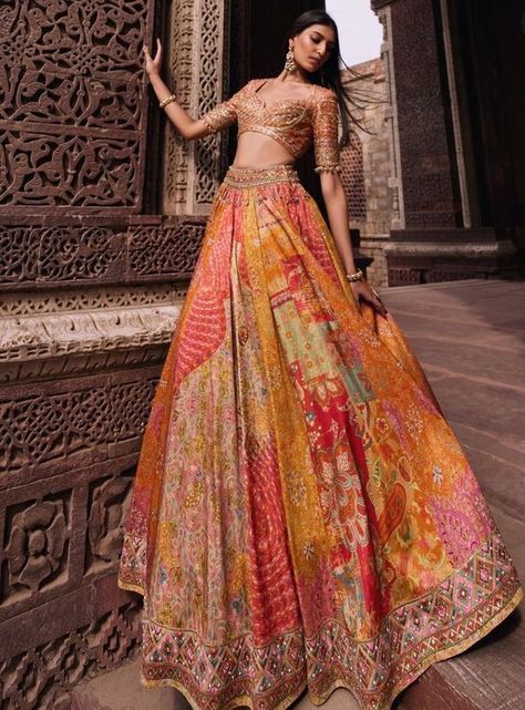 Chic Prom Dresses, Mehendi Outfit, Haldi Outfits, Latest Bridal Lehenga, Mehendi Outfits, Traditional Wedding Attire, Lehenga Designs Simple, Indian Bride Outfits, Royalty Aesthetic