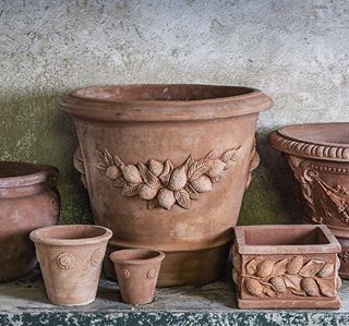 Italian Terra Cotta Pots, Terra Cotta Planters, Terra Cotta Pottery, Brooklyn Botanical Garden, Terra Cotta Pots, Historic New England, Potted Plants Outdoor, Rustic Italian, Garden Urns