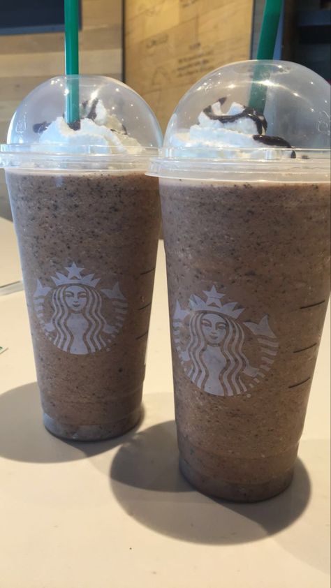 Venti Starbucks Drinks, Venti Aesthetic, Java Chip Frappuccino, Java Chip, Iced Starbucks Drinks, Starbucks Coffee Drinks, Yummy Alcoholic Drinks, How To Order Starbucks, Starbucks Frappuccino