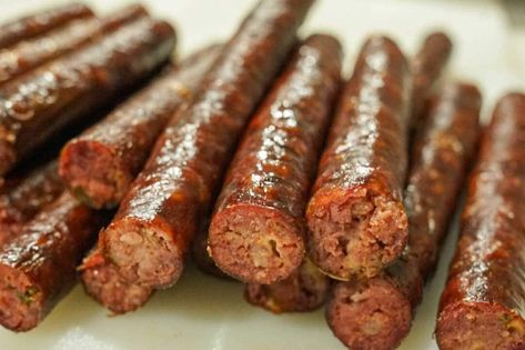 Smoked Goose Recipes, Snack Sticks Recipe, Snack Stick Recipe, Deer Jerky Recipe, Smoked Goose, Jerkey Recipes, Venison Chili Recipe, How To Cook Venison, Goose Recipes