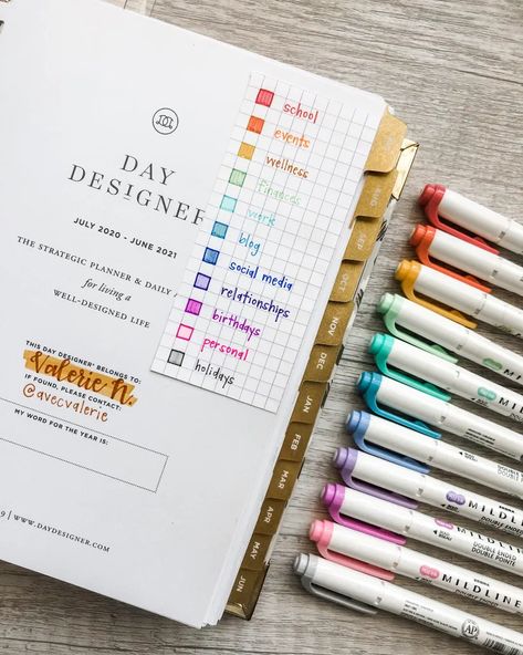 Color Coding Planner, Day Designer Planner, Zebra Mildliner, Being Broke, Poster Anime, Planner Tips, Day Designer, Monthly Goals, Passion Planner