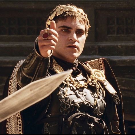 Joaquin Phoenix Gladiator, Commodus Gladiator, Gladiator Film, Emperor Commodus, Gladiator Movie, Best Costume Design, Film Score, Best Villains, Ridley Scott