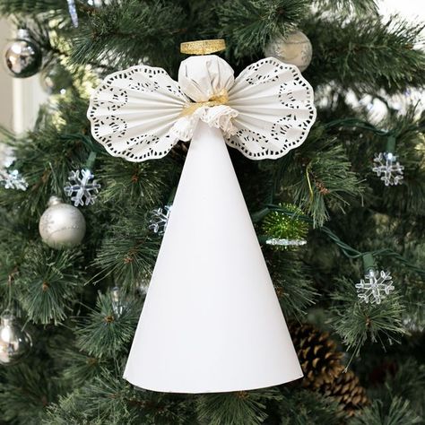 How to Make a Paper Angel for a Christmas Tree Top Angel Tree Topper Diy How To Make, Angel For Christmas Tree, Angel On Top Of Christmas Tree, Paper Angel Tree Topper, Angel Centerpieces Table Decorations, Diy Angel Tree Topper, Angel Tree Topper Diy, Clothespin Nativity, Diy Christmas Angel Tree Topper