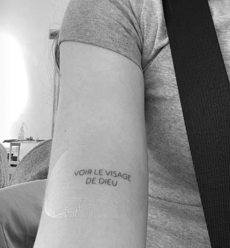 tattoo | tattoo inspo | tattoo idea | french tattoo | simple tattoo | small tattoo | text tattoo | minimalist tattoo | Tattoo Text, Inspo Tattoo, French Tattoo, Tattoo Minimalist, Text Tattoo, Tattoo Simple, Simple Tattoo, Tattoo Small, Small Tattoo